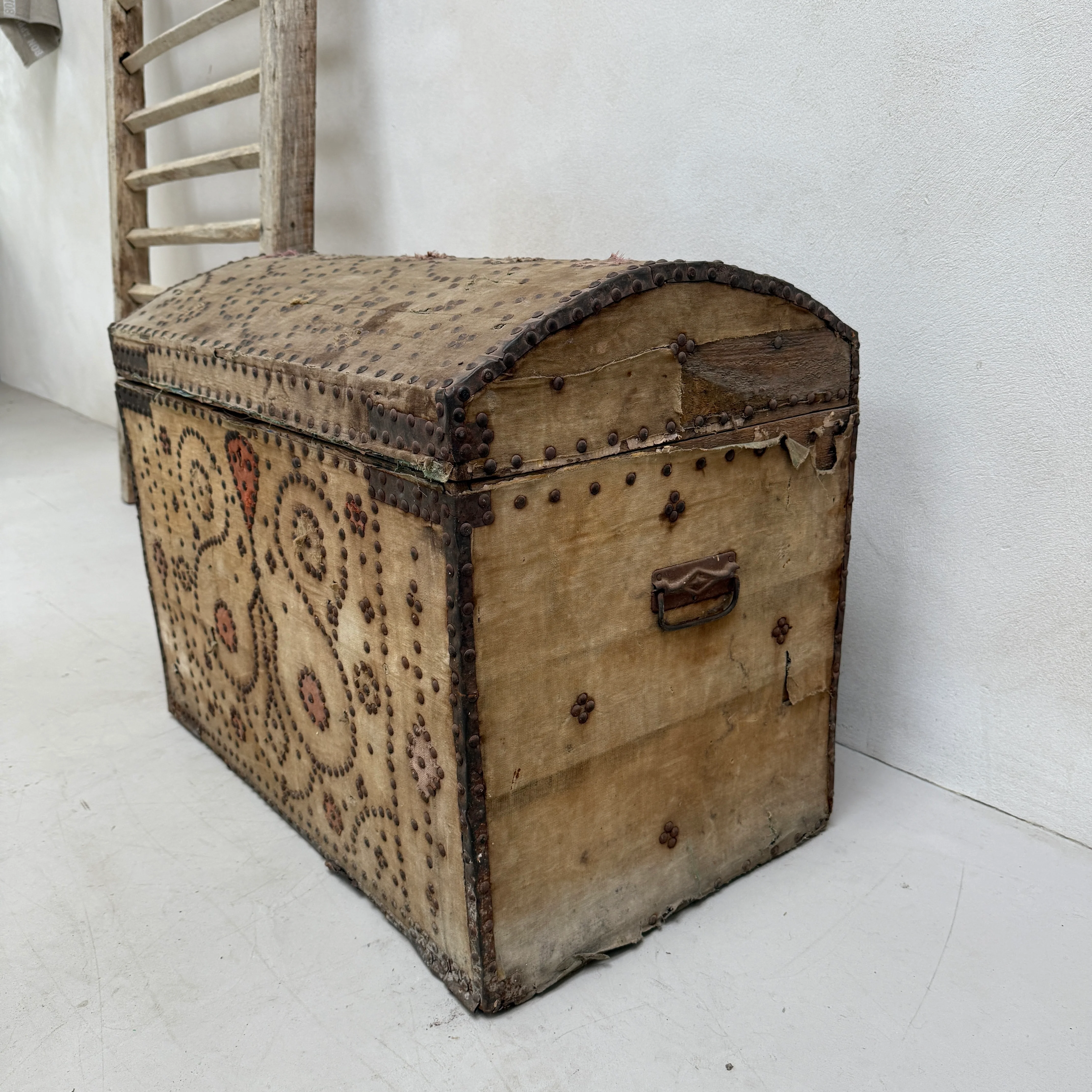 Antique Studded Trunk | Malik - Image 4