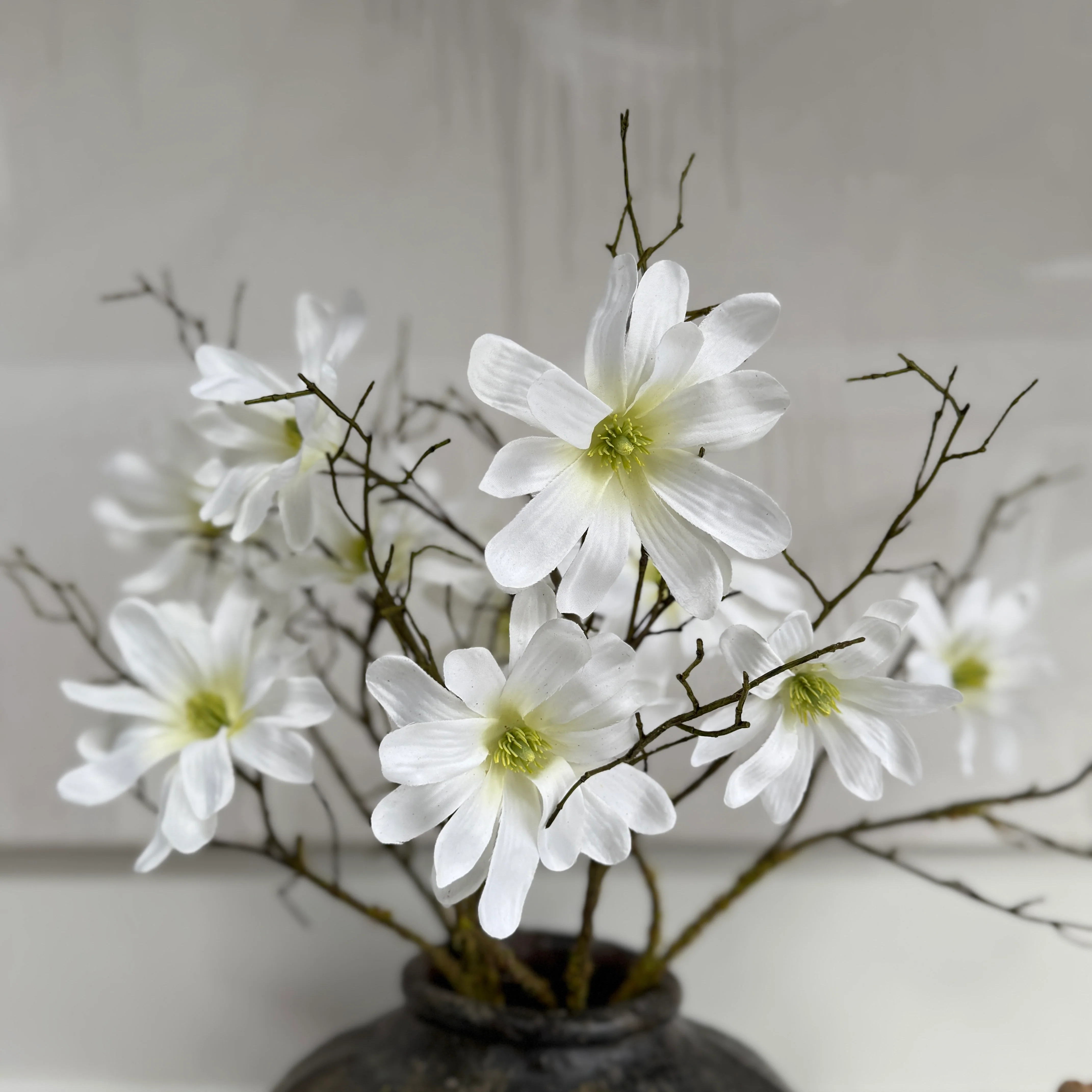 Faux white magnolia spray 71cm - Image 6