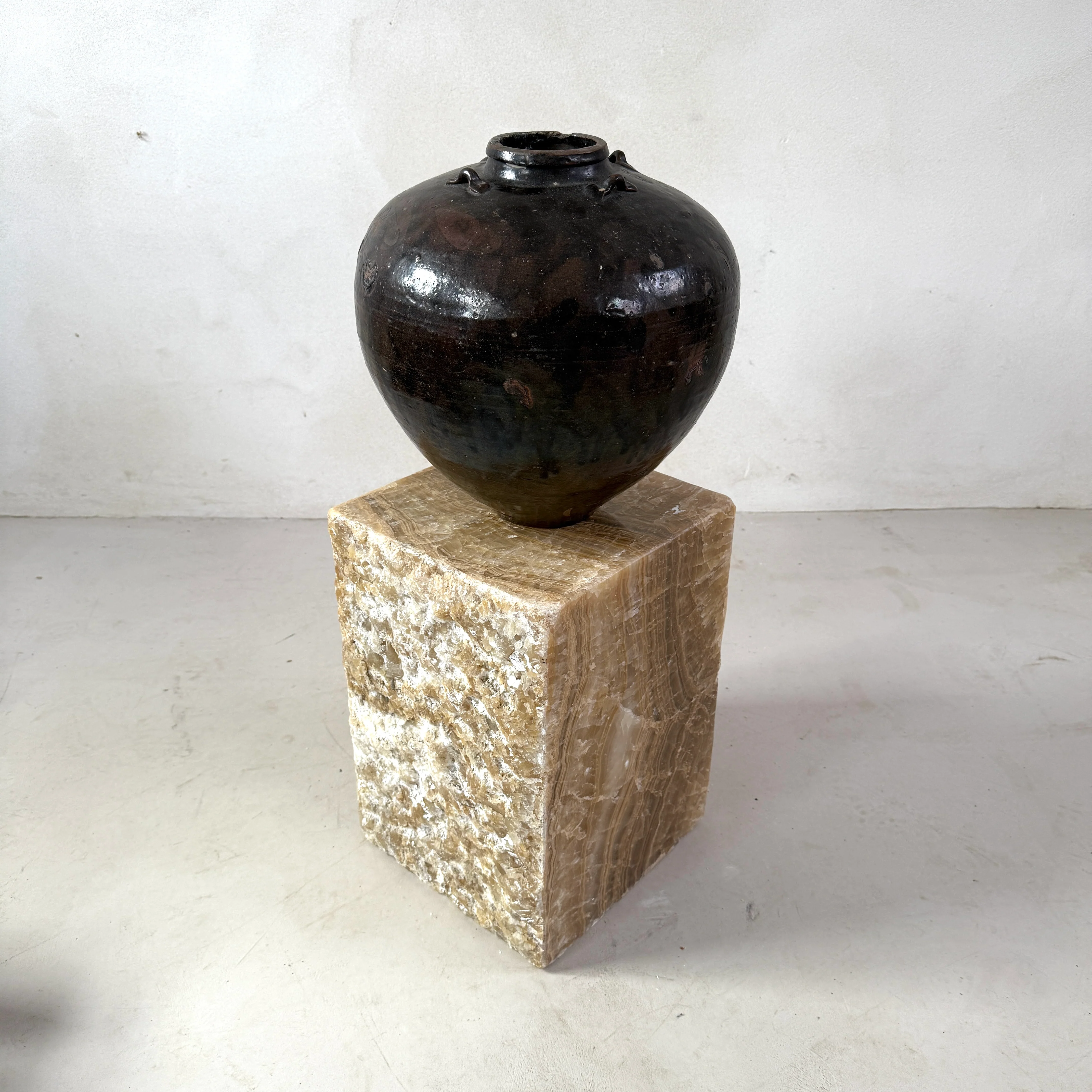 Solid Onyx Plinth | side table - Image 2